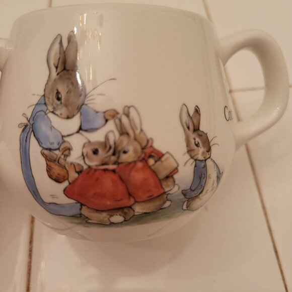 Vintage Wedgwood Peter Rabbit Baby Cup 2 Handles Beatrix Potter Nursery England‎ - Picture 8 of 8
